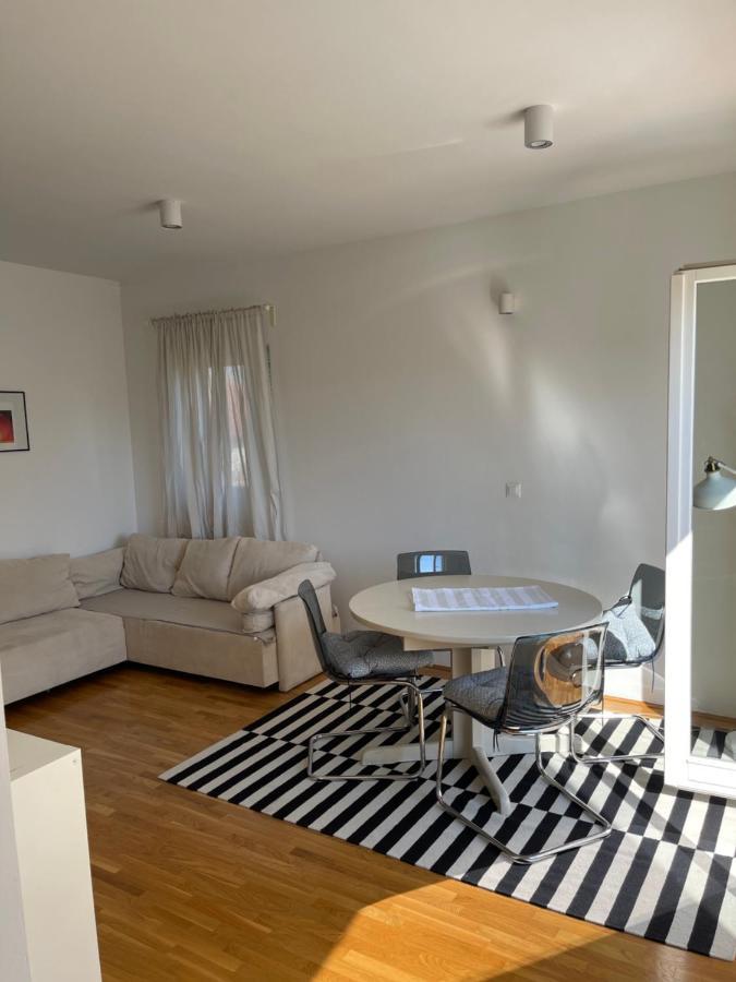 נין Apartments Mali Ivo מראה חיצוני תמונה