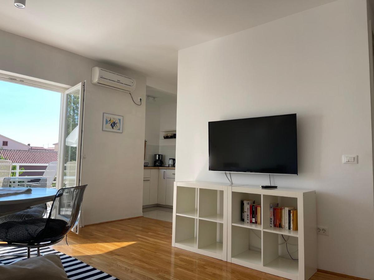 נין Apartments Mali Ivo מראה חיצוני תמונה
