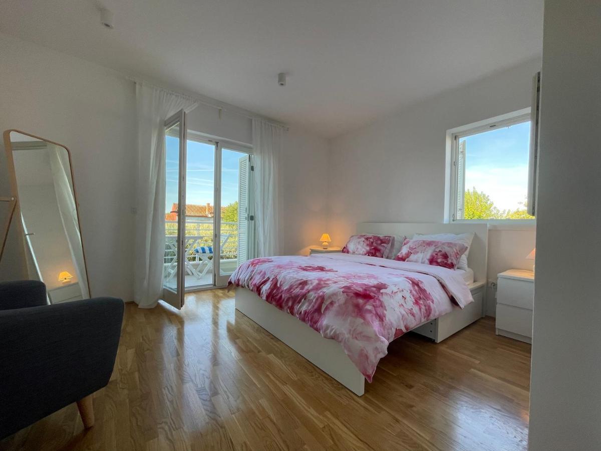 נין Apartments Mali Ivo מראה חיצוני תמונה