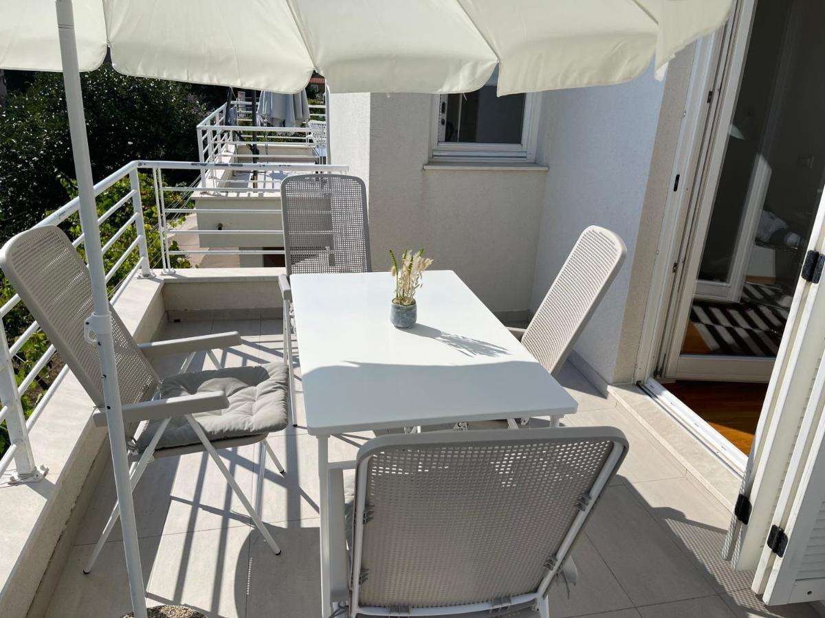 נין Apartments Mali Ivo מראה חיצוני תמונה