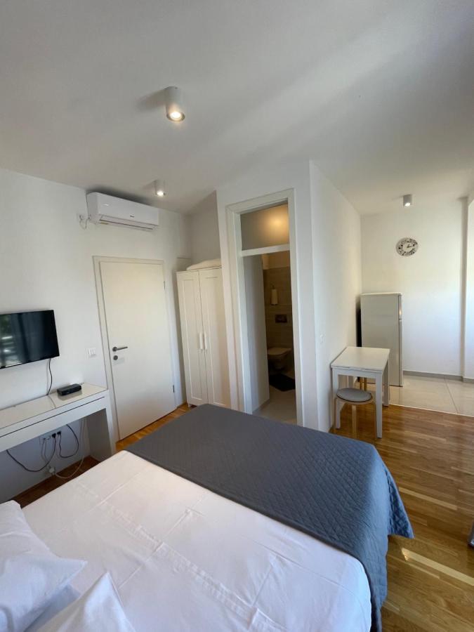 נין Apartments Mali Ivo מראה חיצוני תמונה
