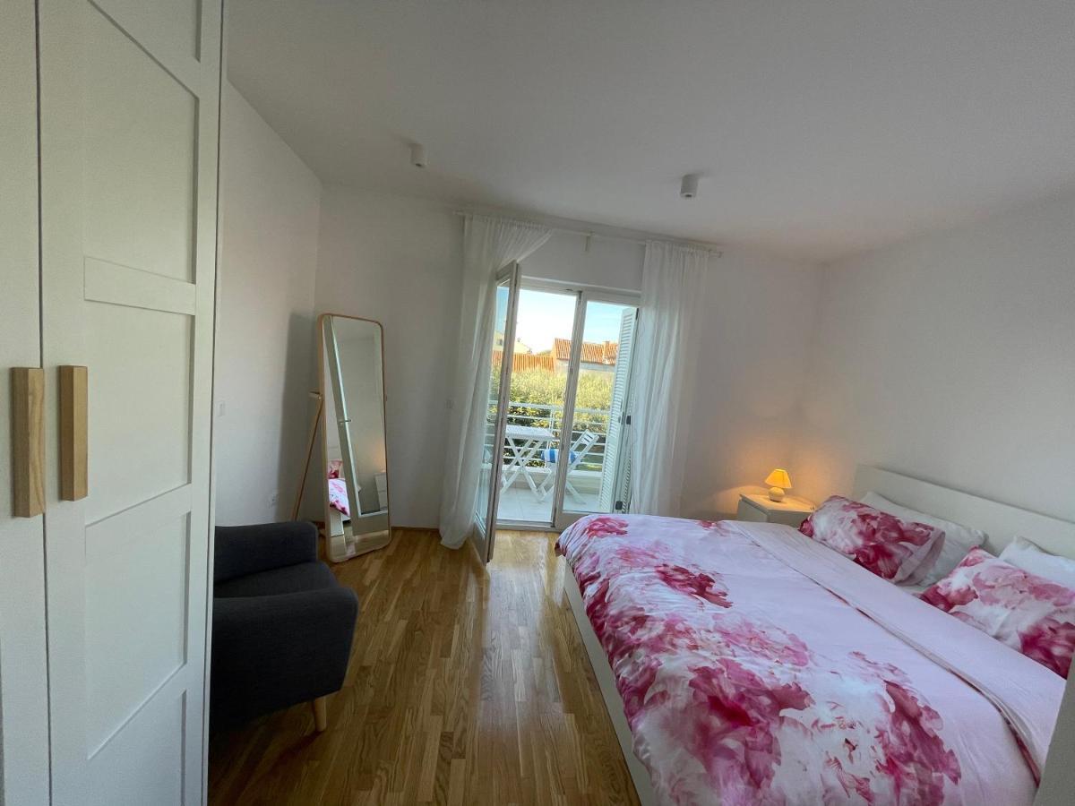 נין Apartments Mali Ivo מראה חיצוני תמונה