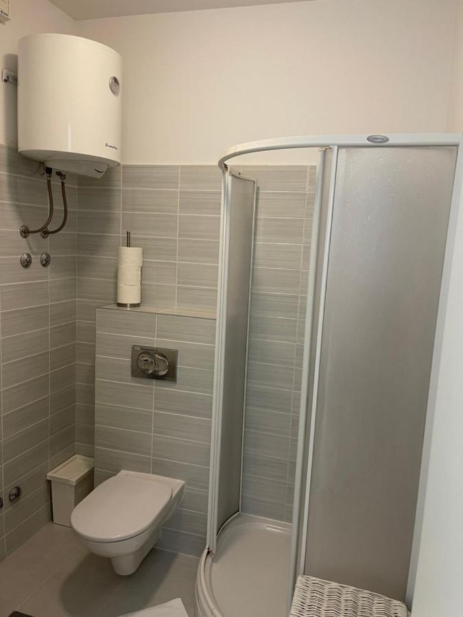נין Apartments Mali Ivo מראה חיצוני תמונה