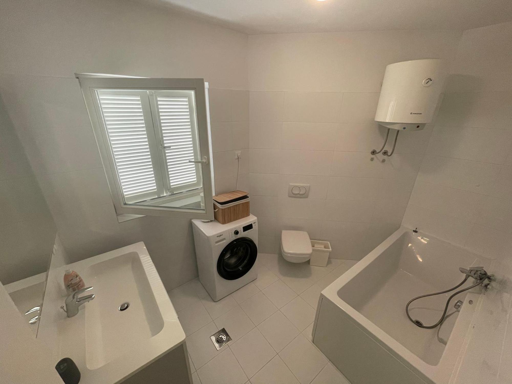 נין Apartments Mali Ivo מראה חיצוני תמונה