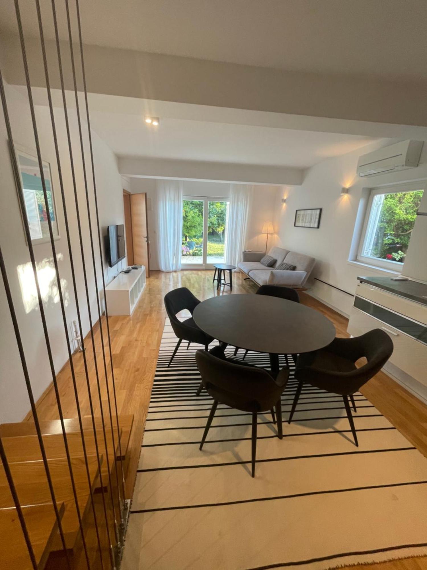 נין Apartments Mali Ivo מראה חיצוני תמונה